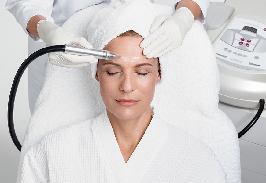 Mikrodermabrasion mit dem REVIDERM SkinPeeler bei DERMACAL BEAUTY